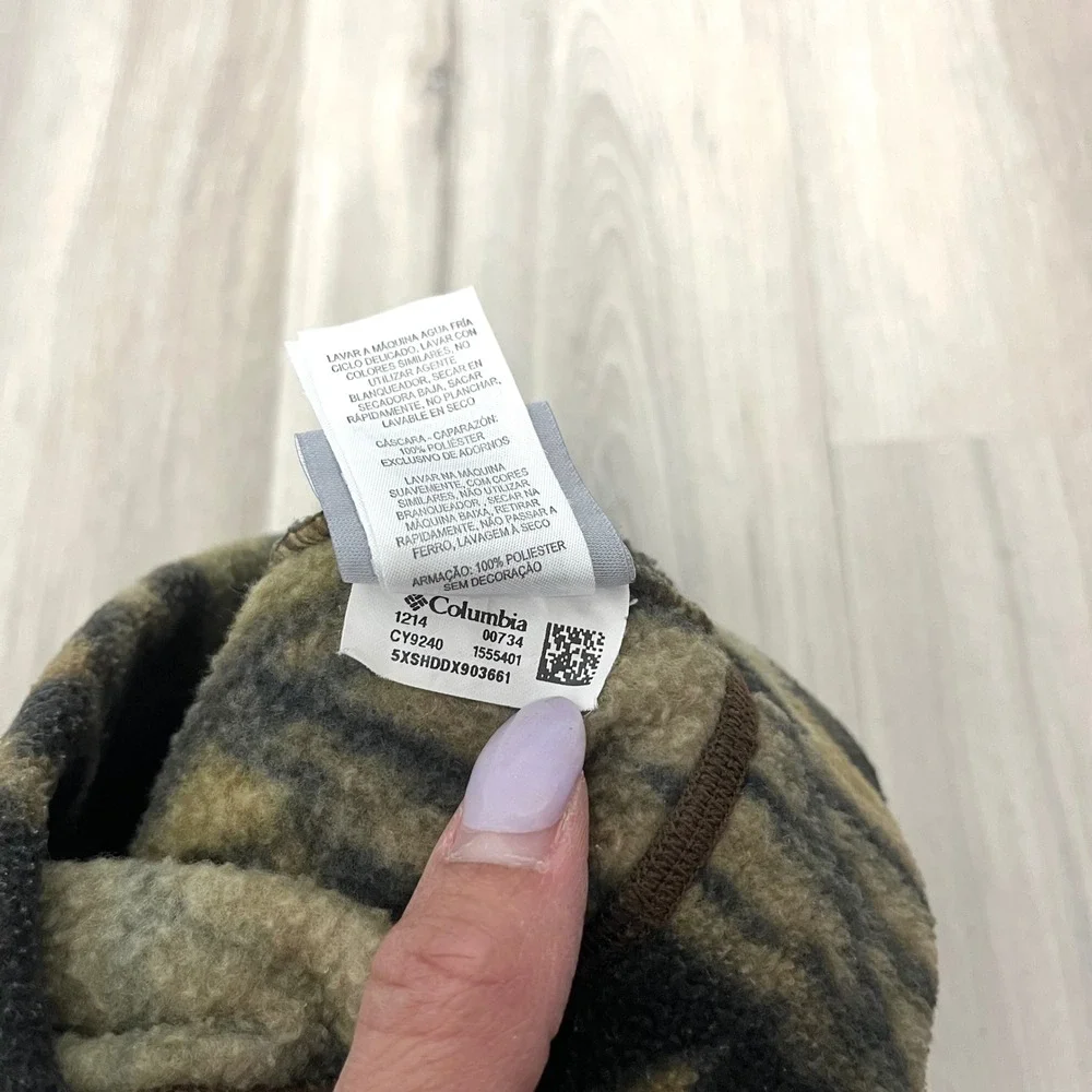 Columbia Camouflage Fleece‎ Beanie Hat in Kids Size L/XL